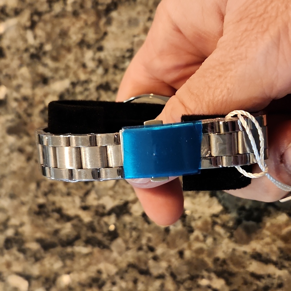 Watch - Picture 4 of 4